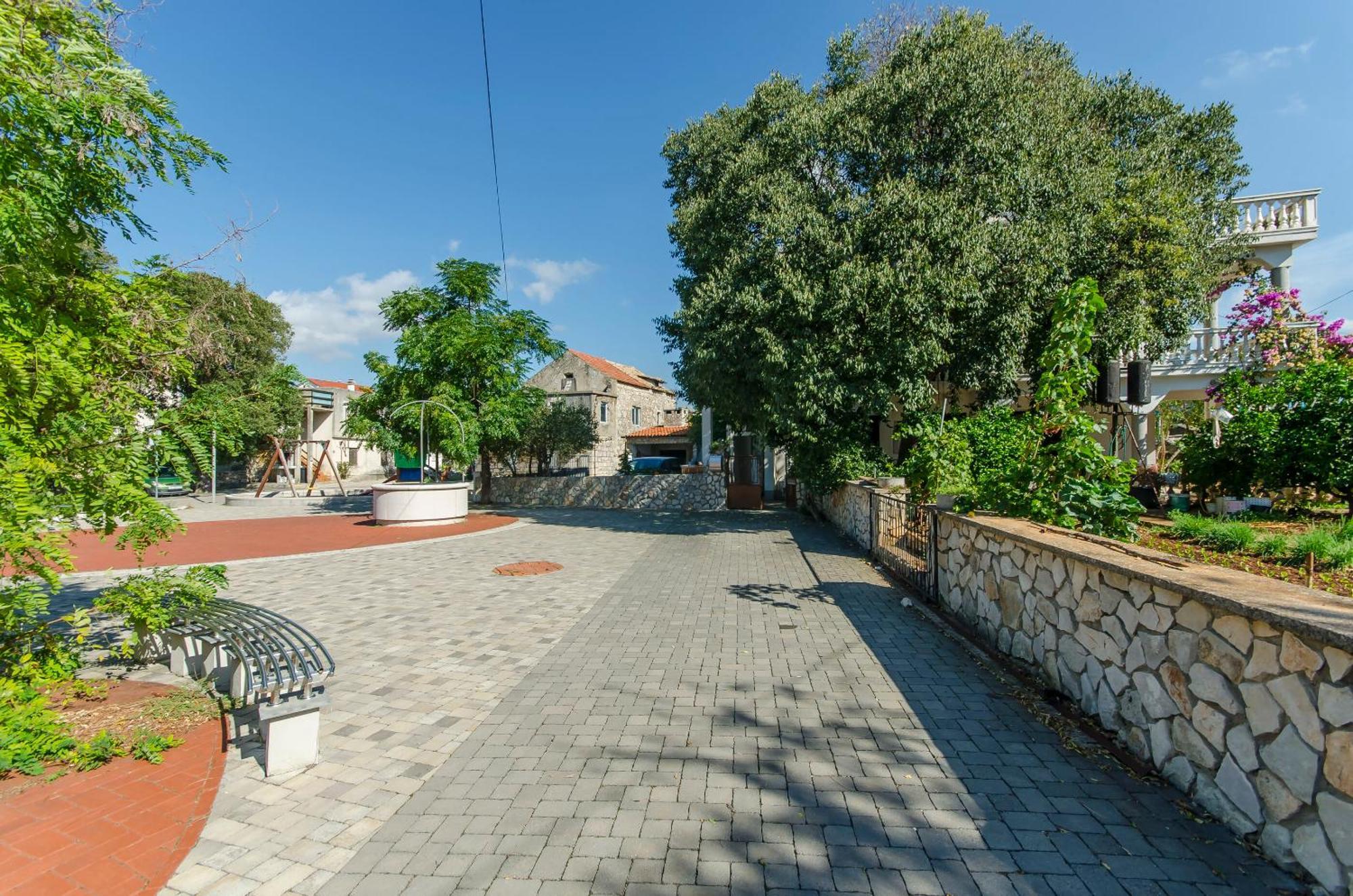 Apartments Snjezana Pirovac Buitenkant foto